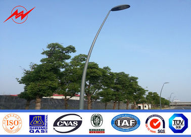 中国 7m の二重腕の熱いすくいは街路照明のための鋼鉄棒に電流を通しました サプライヤー