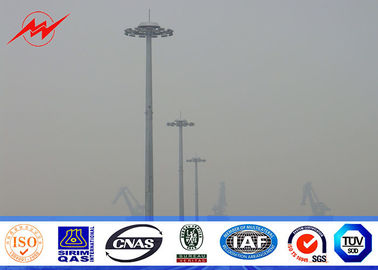 中国 競技場の照明のためのプラットホーム ブラケットの腕を搭載する電流を通された八角形の45M高いマスト街灯柱 サプライヤー