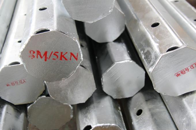 8m 5KN Q345の電気鋼鉄伝達ポーランド人の亜鉛めっき30m/Sの風速 0