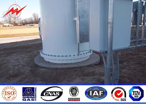 100 つの ft の複数のプラットホームのモノラル ポーランド人タワーのあたり、自己支持の鋼鉄格子タワー