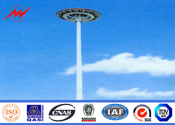 電流を通された先を細くされた30mの高いマスト街灯柱、住宅の屋外の街灯柱