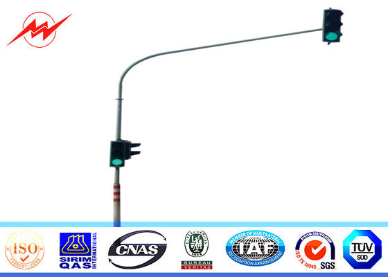 6m の単一ブラケットによって電流を通される交通街灯のポーランド人 3mm の厚さ