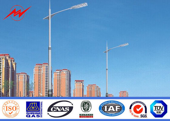 2Mの十字の腕を搭載する屋外の多味方された太陽街灯のポーランド人の街灯ポーランド人