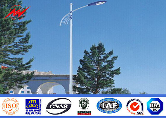 2Mの十字の腕を搭載する屋外の多味方された太陽街灯のポーランド人の街灯ポーランド人