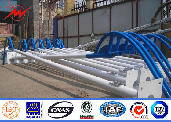 八角形の太陽二重フランジが付いている腕によって電流を通される街灯ポーランド人