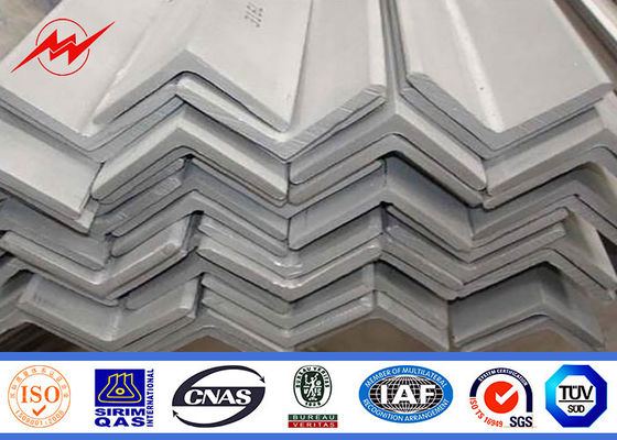 船タワーのつや出しの等しい角度の穴 S275JR が付いている鋼鉄山形鋼の鋼鉄