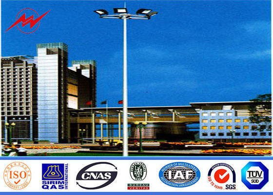 40M Gr65フットボール スタジアムのための鋼鉄管状のポーランド人/高くマストの街灯柱スクエア ライト ブラケット