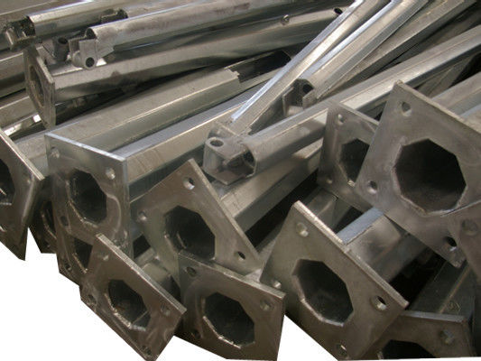 10m15m 20mの多角形の屋外の街灯柱の街灯の太陽ポーランド人の亜鉛めっきの鋼鉄