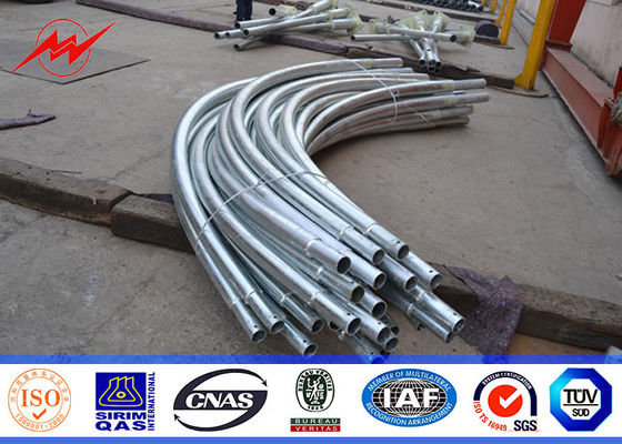 8 Mの熱いすくいの二重腕と屋外電流を通されたQ345街灯ポーランド人